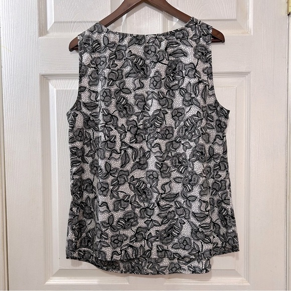 Croft & Barrow Women's Shirt Blouse Sleeveless Black & White Floral Size XL - Picture 2 of 8